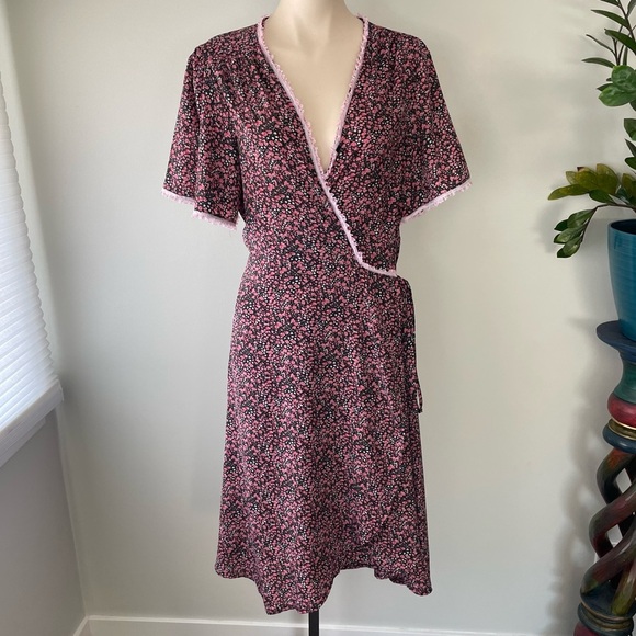 Missguided Plus Floral Wrap Dress Long Midi Length Waist Tie Lace Size 14 - Picture 1 of 8